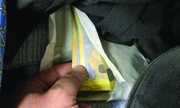 Царината спречила шверц на лекови, стоматолошки материјали, очила со диоптер, цигари...