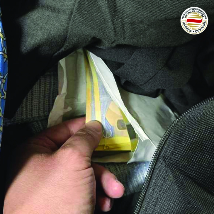 Dogana ka parandaluar kontrabandë të ilaçeve, materialeve stomatologjike, syze me dioptri, cigare