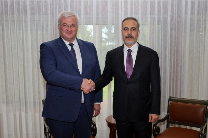 Фидан и Сибиха во Анталија разговараа за завршување на конфликтот меѓу Русија и Украина