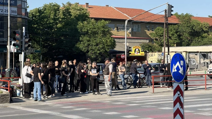 Ka filluar protesta e familjes së Frosina Kulakovës, e cila vdiq në aksident