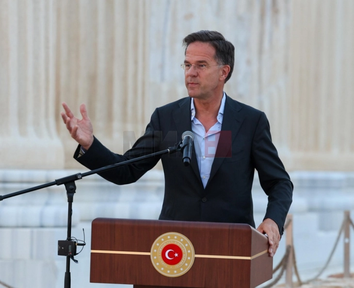 Министрите на НАТО размислуваат за нова цел за трошоци за одбрана и покрај барањата на САД