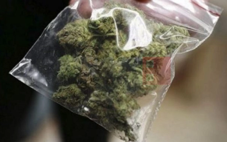 Обвинителство бара притвор за дилер кој продавал дрога на 14-годишни деца