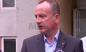 Taravari te kryeministri Mickoski paraqiti dorëheqjen nga funksioni i ministrit të shëndetësisë