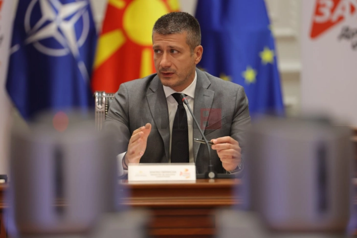 Ministri Perinski për vizitë në Komunën e Kriva Pallankës