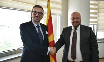 Костадиновски оствари работна средба со италијанскиот амбасадор Палминтери