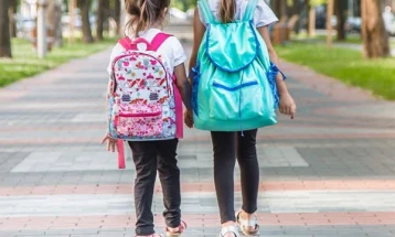 Општина Струмица и за новата учебна година обезбеди еднократна парична помош за семејствата на првачињата