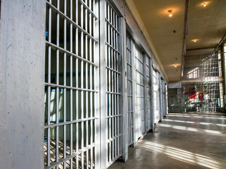 Десет затвореници, меѓу кои и обвинети за убиство, избегаа од затвор во Њу Орлеанс