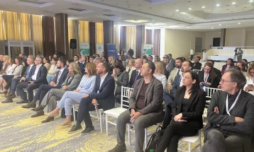 Во Охрид панел-дискусија за предизвиците наметнати од промените во светските економски и монетарни процеси