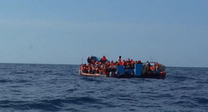 Повеќе од 270 мигранти спасени кај брегот на Тунис и Малта