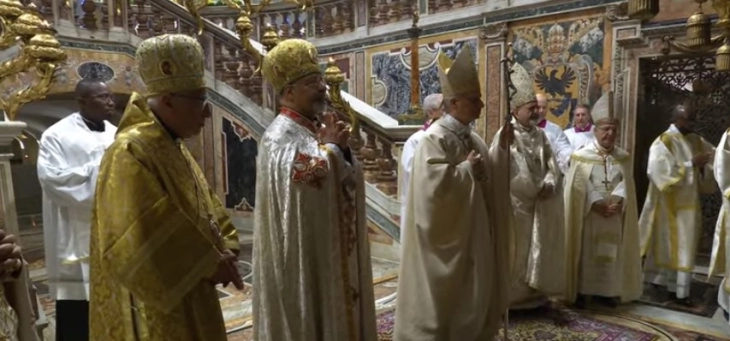 Во Ватикан почна инаугуративната миса на папата Лав Четиринаесетти