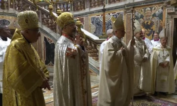 Во Ватикан почна инаугуративната миса на папата Лав Четиринаесетти