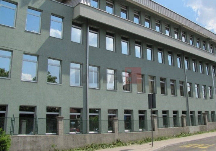 Признание за врвниот гинеколог проф. Д-р Николаидес Кипрос