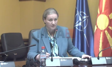 Zëvendësministrja e Mbrojtjes, Elfete Ismaili dorëzon dorëheqjen