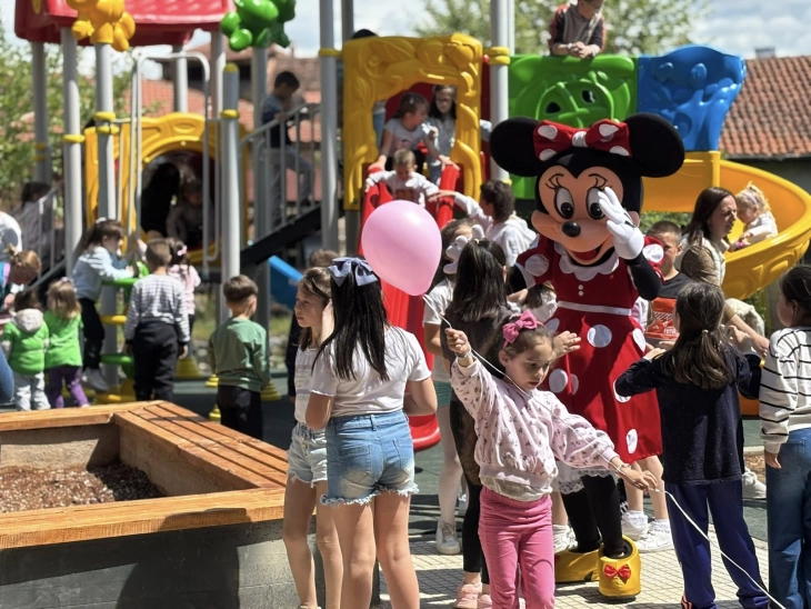 Пуштен во употреба нов детски парк во Вевчани