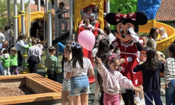 Пуштен во употреба нов детски парк во Вевчани