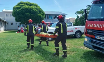 Денот на пожарникарите во Струмица одбележан со спасувачка вежба во случај на земјотрес и пожар