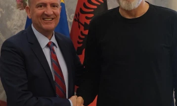 Таравари се сретна со Рама, тема на средбата прашања од значење за Албанците во регионот