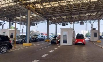 Опожарено „БМВ“ во движење во близина на граничниот премин Табановце