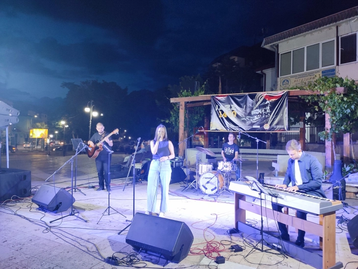 Џез фестивал на отворено се одржува во Неготино