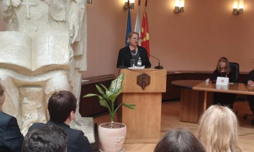 Janevska: Ky është vend i edukatorëve, me reforma dhe përkushtim të përbashkët të punojmë që UKM të përfshihet në listën e më të mirëve