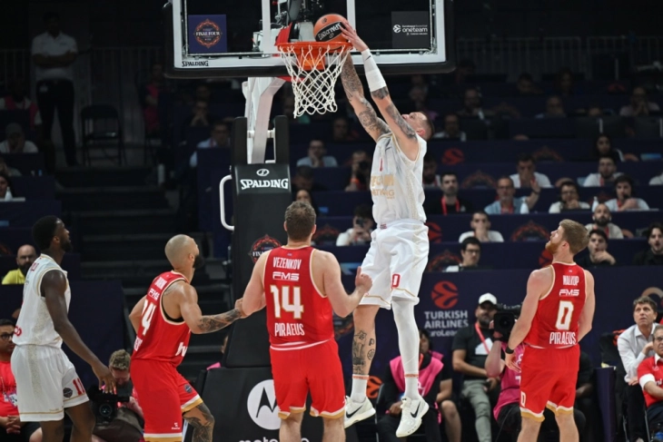 Монако го победи Олимпијакос и се пласираше во финалето на Евролигата