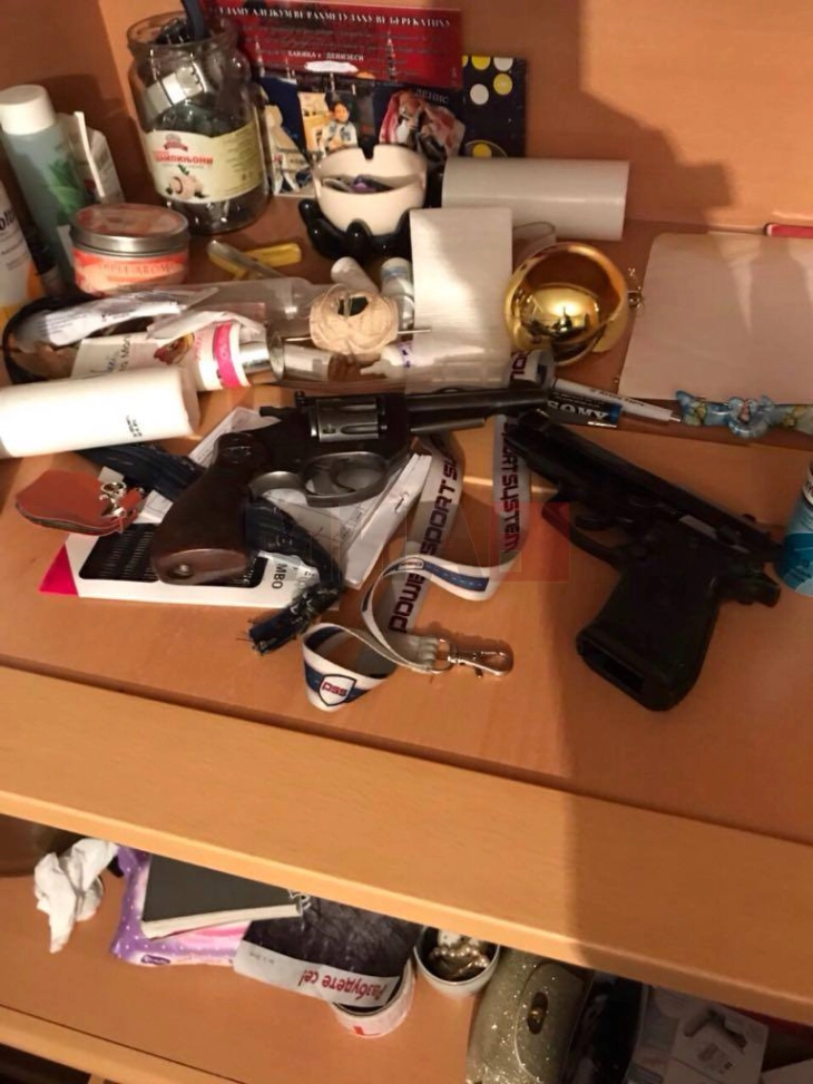 Bastisje në disa lokacione, privohen nga liria katër persona