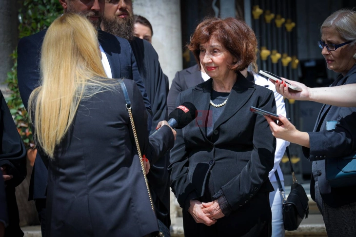 Сиљановска – Давкова од Рим: Силно  и инспиративно е да прочитате на македонски јазик дека му се оддава почит на духовниот сесловенски татко