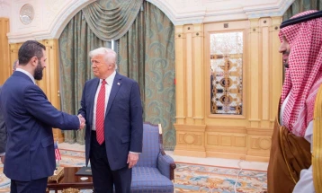 US takes first steps in easing sanctions on Syria