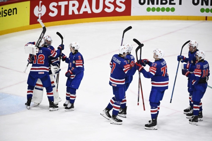 Хокеарите на САД ја победија Шведска и се пласираа во финалето на СП во за прв пат по 1960 година