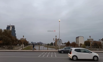 Mot i freskët me shi të përkohshëm dhe erë veriore