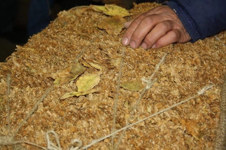 Лишен од слобода жител на скопско Љуботен кој превезувал тутун без документација