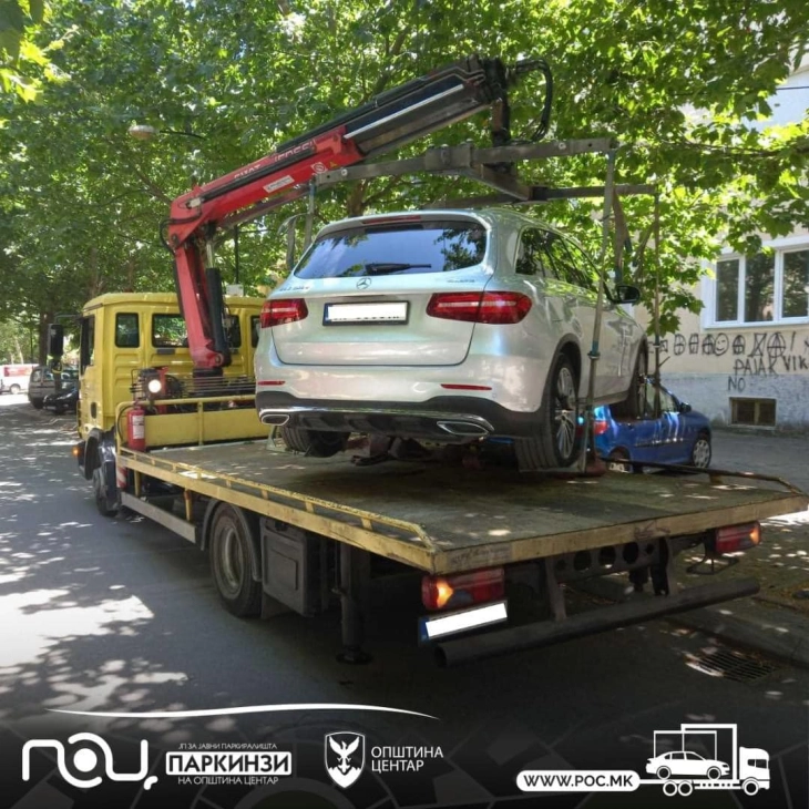 За една недела санкционирани 100 непрописно паркирани возила во Центар 