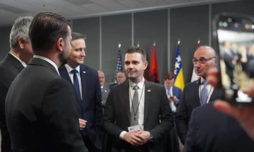 Mucunski në pritje solemne së bashku me SP të NATO-s dhe presidentët e Shqipërisë, Kosovës dhe Malit të Zi