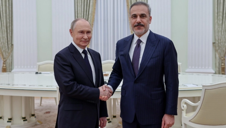 Турскиот министер за надворешни работи се сретна со Путин во Москва