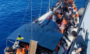 Грција ќе воведе затворска казна за нелегални мигранти