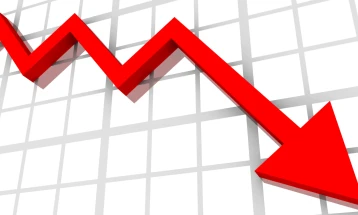 US economy shrinks slightly less than previously estimated in Q1