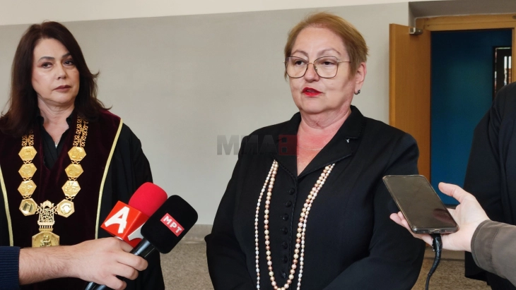 Janevska pret maturë shtetërore pa probleme, dërgoi mesazh për nxënësit dhe testuesit