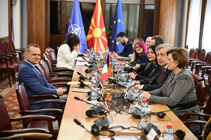 Уставните измени во фокус на средбата на францускиот амбасадор со членовите на собраниската Комисија за надворешна политика