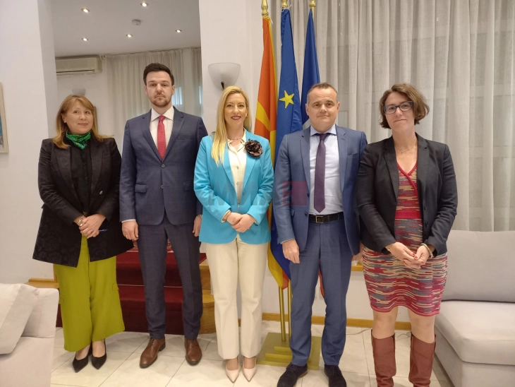 Takim i sekretares së përgjithshme të Kuvendit Dimovska me ambasadorin francez