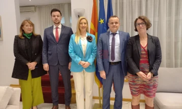 Takim i sekretares së përgjithshme të Kuvendit Dimovska me ambasadorin francez