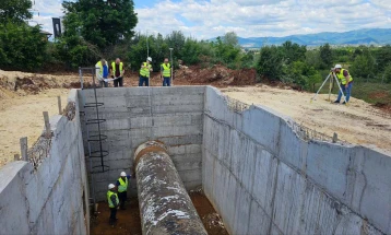 Nesër pa ujë Çairi, Fusha e Tophanes, Autokomanda, Zhelezara, Buteli dhe Vizbegu për shkak të ndërlidhjes së tubacionit kryesor të ujësjellësit.