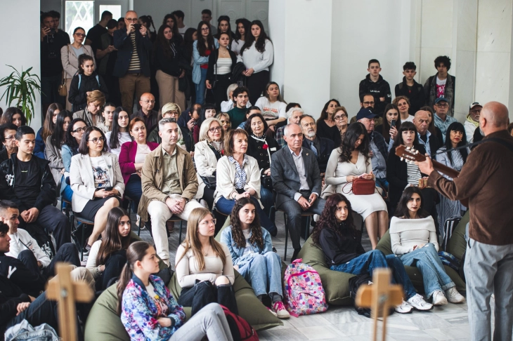 Мултимедијална средба со Владимир Мартиновски во Битола