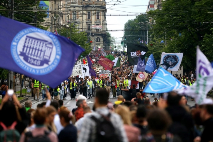 Студентите во блокада одржаа протест во Белград, бараат распишување предвремени избори за Парламентот