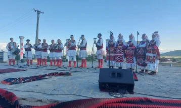 Околу 300 учесници и гости од странство на фестивалот „Пеце Атанасовски“ на Рудина, Долнени