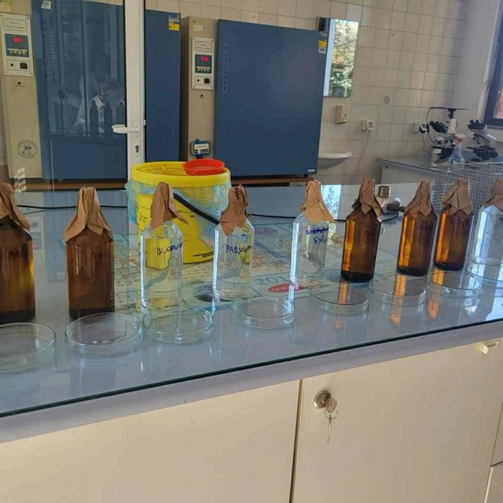 Водата во Скопје е санитарно исправна и може да се употребува, соопшти Водовод по интервенцијата во дел од градот