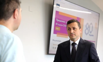 Statistikat dëshmojnë ndryshime sociale dhe demografike, rritje ekonomike dhe tendenca sociale për tetë dekada