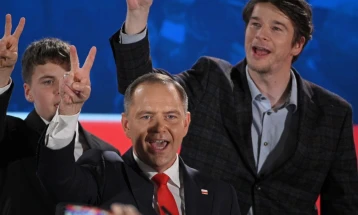 Карол Навроцки победи на претседателските избори во Полска