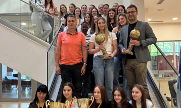 Стојкоски се сретна со шампионките на ЖРК Ѓорче Петров 