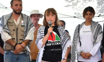 Грета Тунберг се придружи на активисти – со брод тргна кон Појасот Газа за да ја пробие блокадата