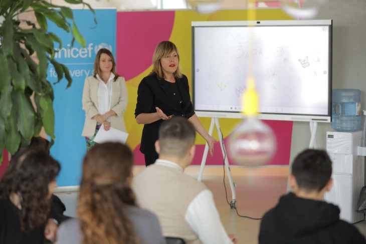 УНИЦЕФ: Децата и младите креираа кампања против омразата на интернет